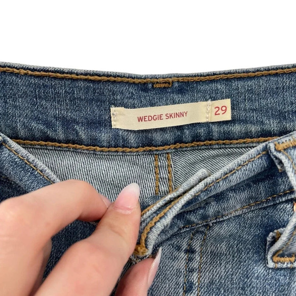 Levi's Wedgie Skinny Distressed Button Fly Jeans Size 29 - Picture 7 of 12
